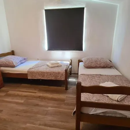 6 15 Apartment *